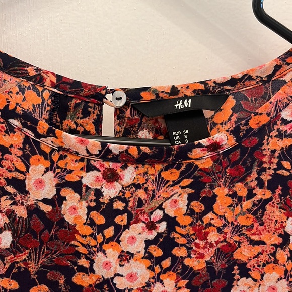 H&M size 8 floral blouse - Picture 2 of 4